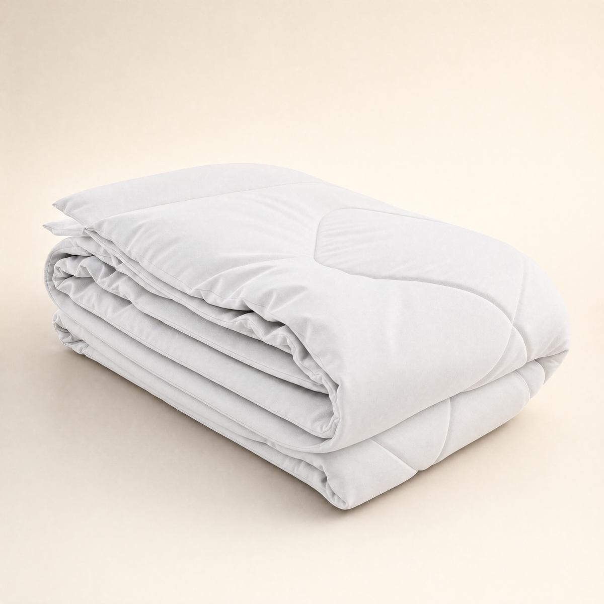 Polar temperature-regulating comforter in white, folded
